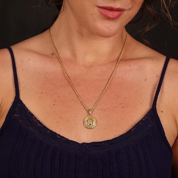 18k Vermeil Goddess Medusa Pendant Necklace! Versace Vibes! - Picture 3 of 9